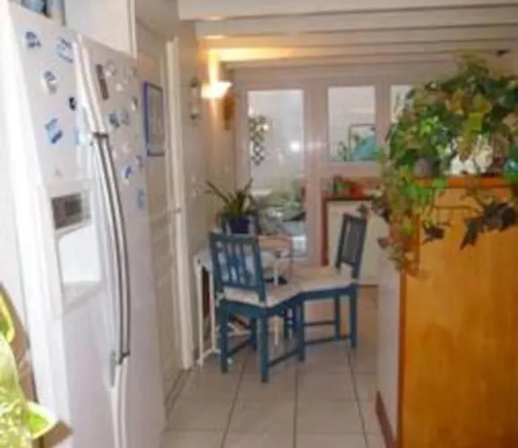 - Proche Du Centre - Salle D'eau Et Wc Privés