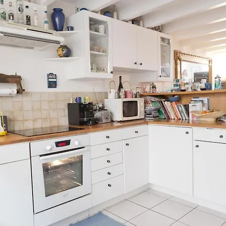 - Proche Du Centre - Salle D'eau Et Wc Prives